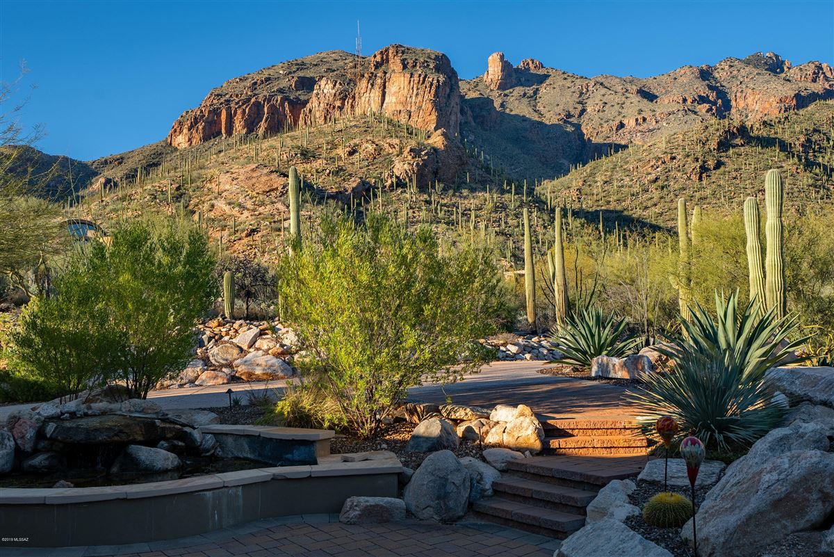 EXCLUSIVE NEIGHBORHOOD OF THE CANYONS Arizona Luxury Homes Mansions