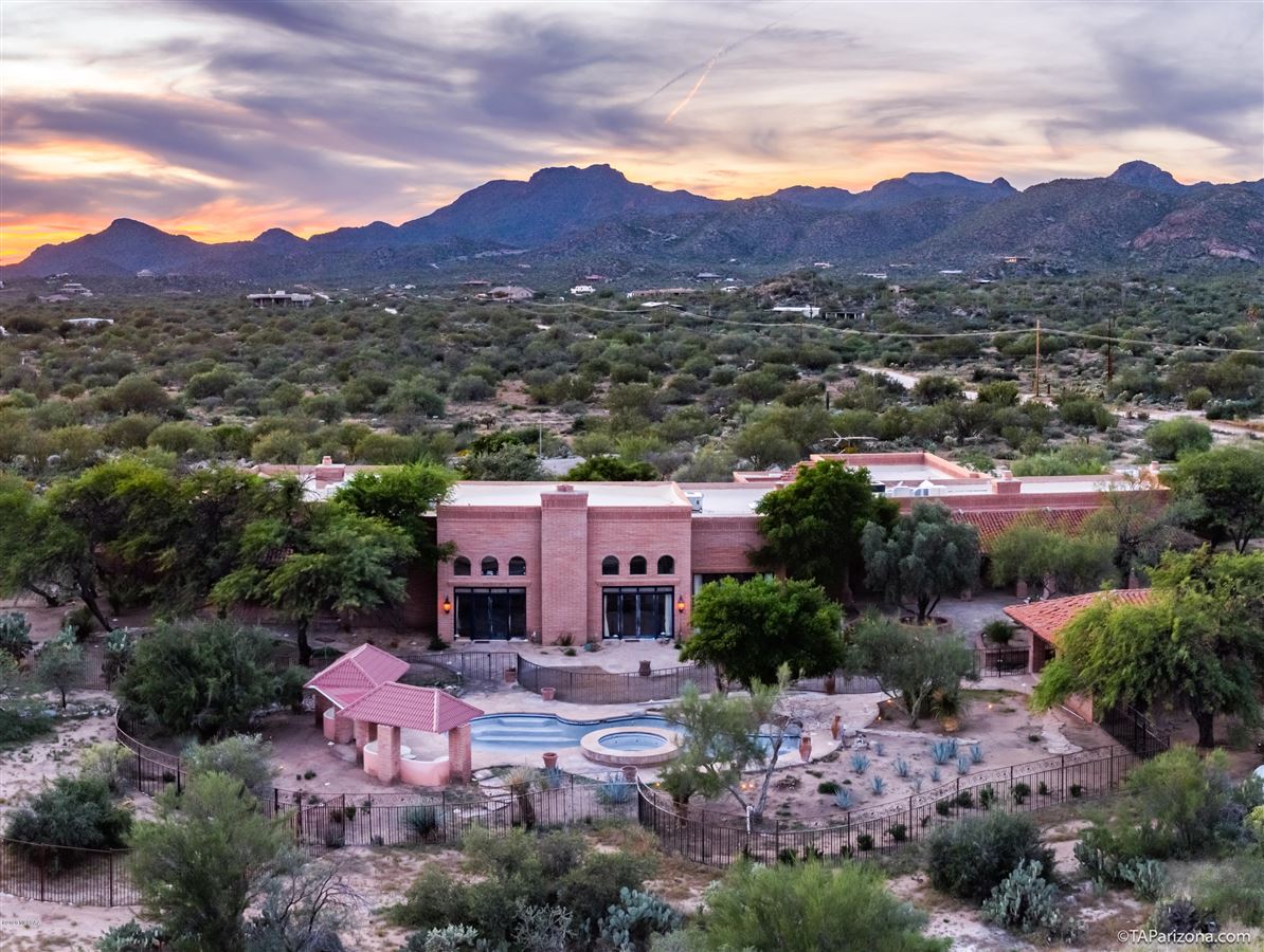 ONEOFAKIND PROPERTY IN LA CHOLLA AIRPARK Arizona Luxury Homes