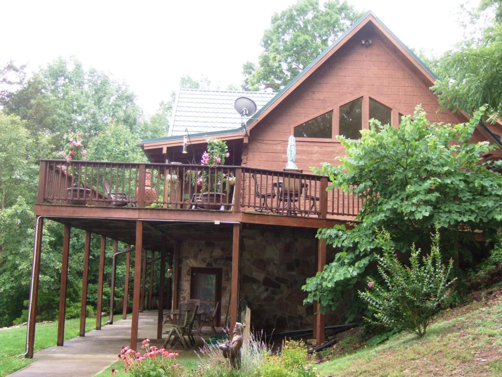 NORRIS LAKE FRONT CUSTOM BUILT LOG HOME | Tennessee Luxury Homes ...