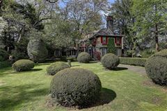 Luxury homes Beresford –Nicholson House