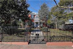 托马斯·L。哈尔西屋 luxury homes