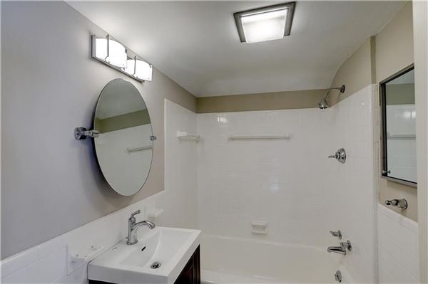 Luxury homes in 托马斯·L。哈尔西屋