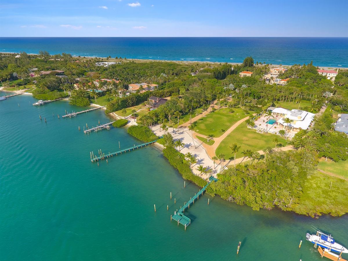 GLAMOROUS EUROPEAN VILLA ON JUPITER ISLAND Florida Luxury Homes