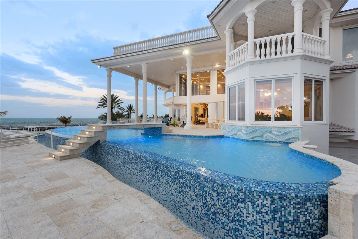 Paradise Found In The Florida Keys Florida Luxury Homes Mansions For Sale Luxury Portfolio