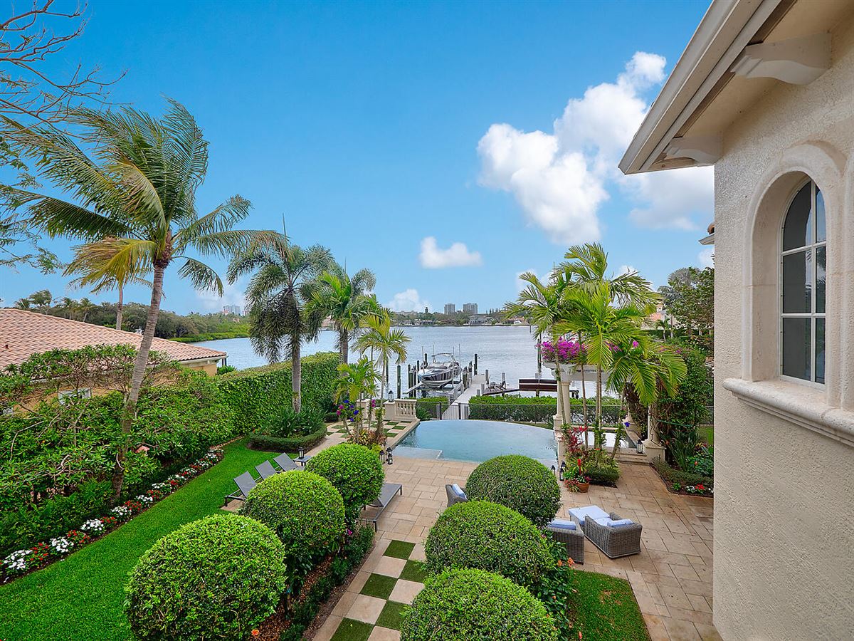 ELEGANT GATED WATERFRONT COMPOUND IN HARBOUR ISLES Florida Luxury Homes Mansions For Sale