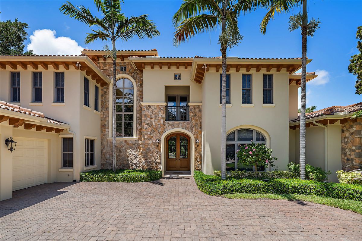 Florida Home Plans: Where Paradise Meets Practicality