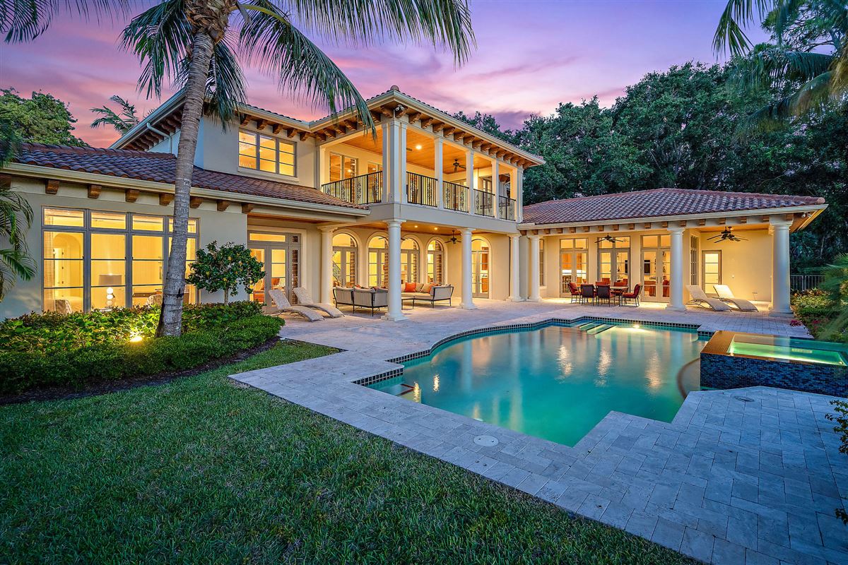 Florida Home Plans: Where Paradise Meets Practicality