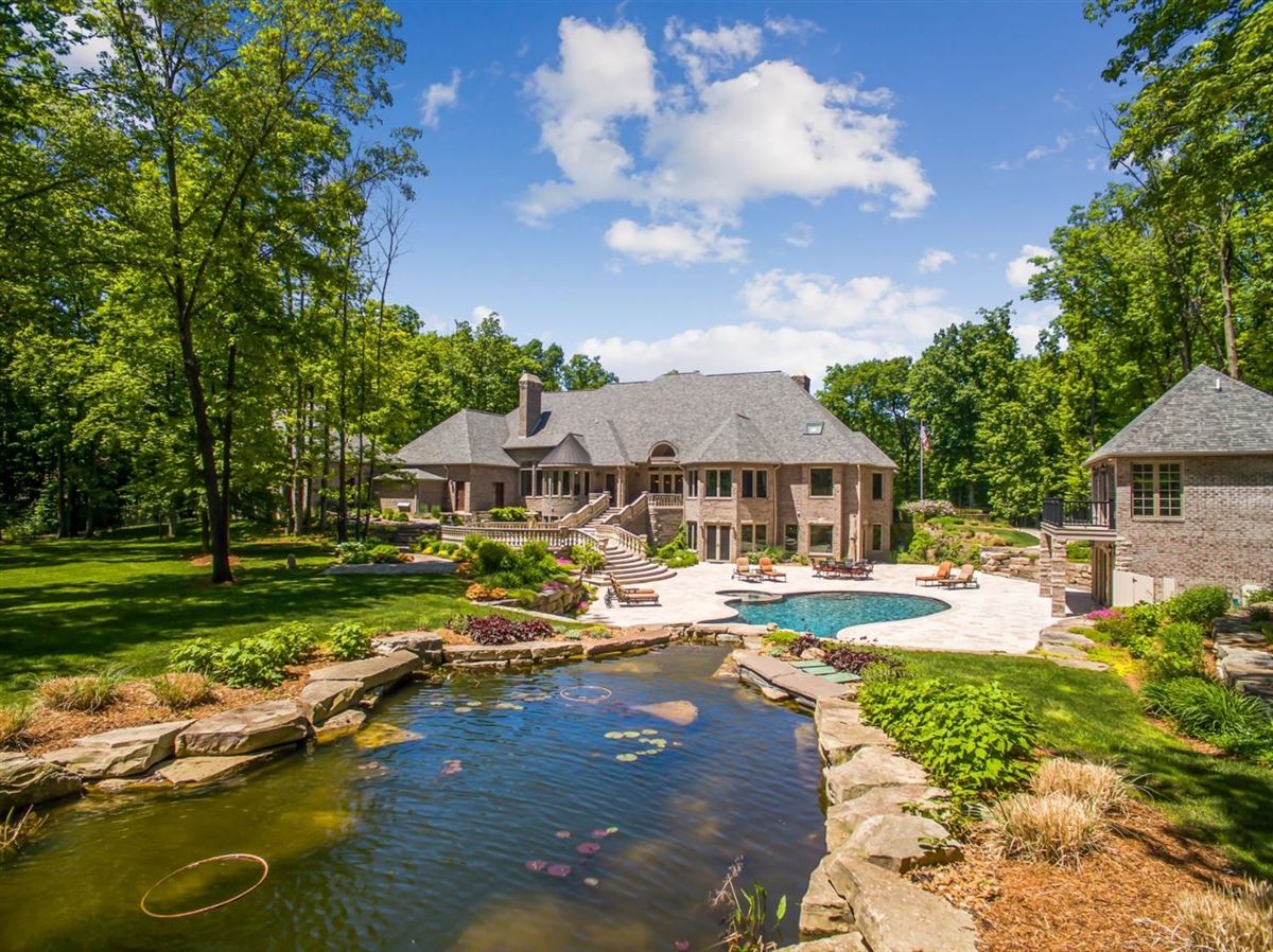 BEAUTIFUL FRENCH COUNTRY ESTATE STYLE RETREAT IN NORTHVILLE Michigan