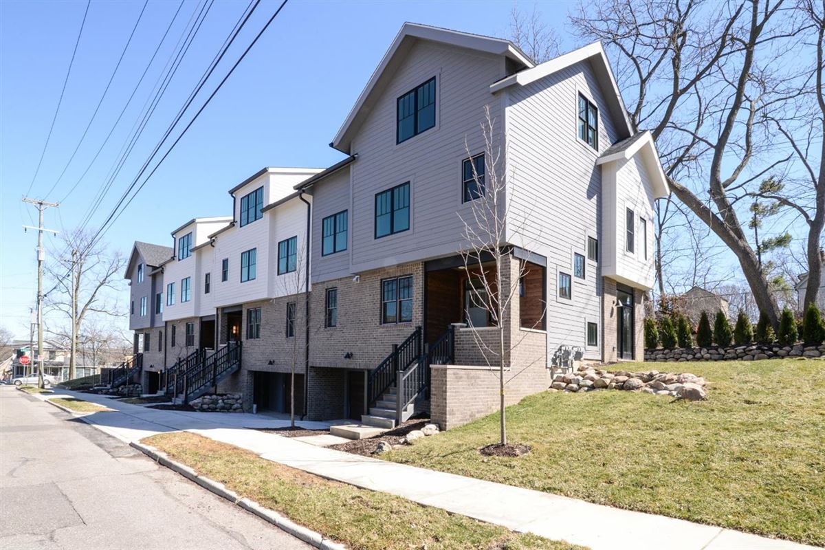 CRESTVIEW CONDOMINIUMS IN ANN ARBOR Michigan Luxury Homes Mansions