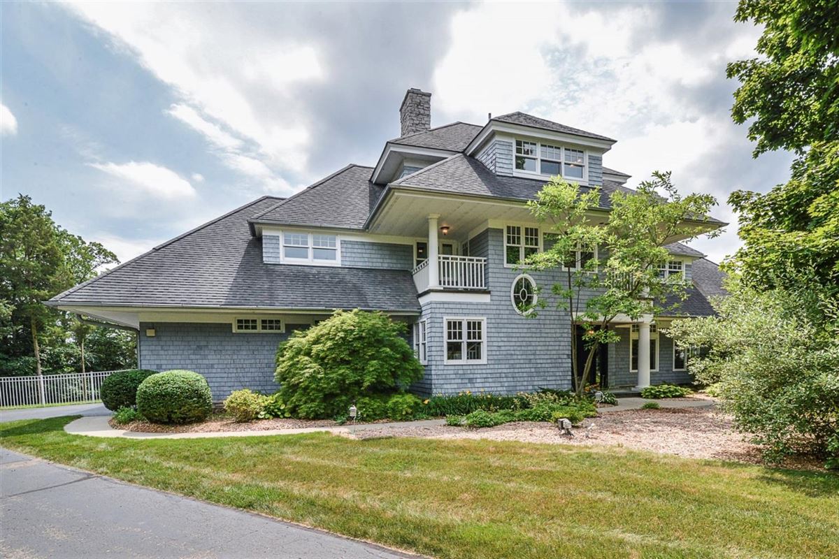 MODERN COASTAL 3STORY ESTATE Michigan Luxury Homes Mansions For