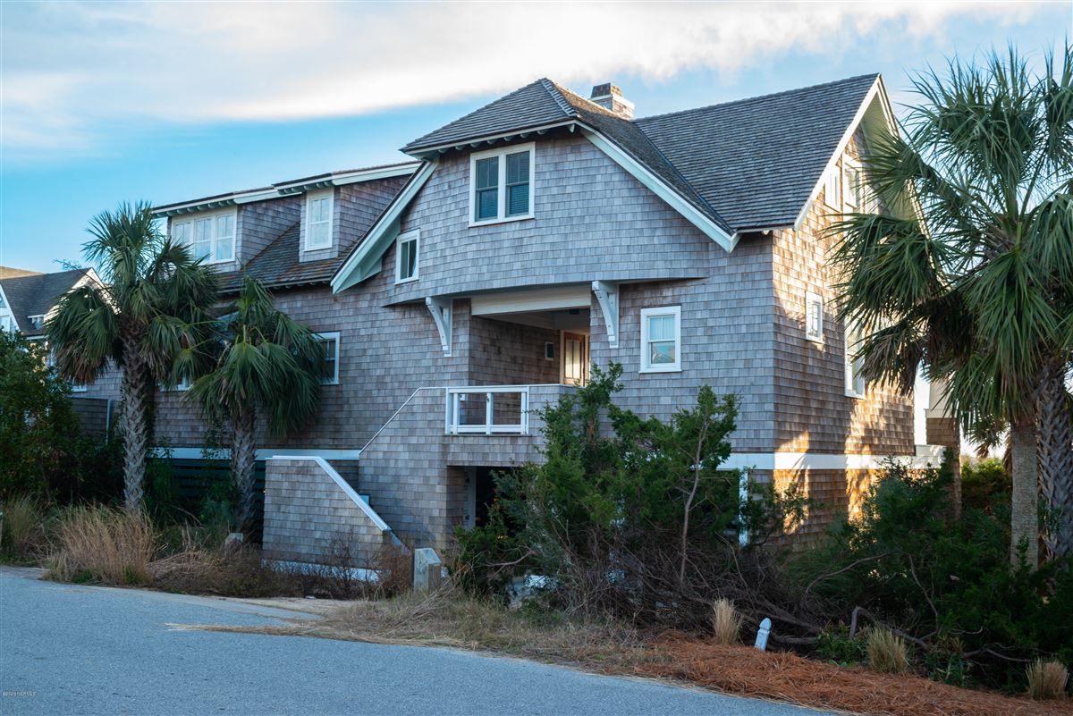 OCEANFRONT WITH DIRECT BEACH ACCESS North Carolina Luxury Homes