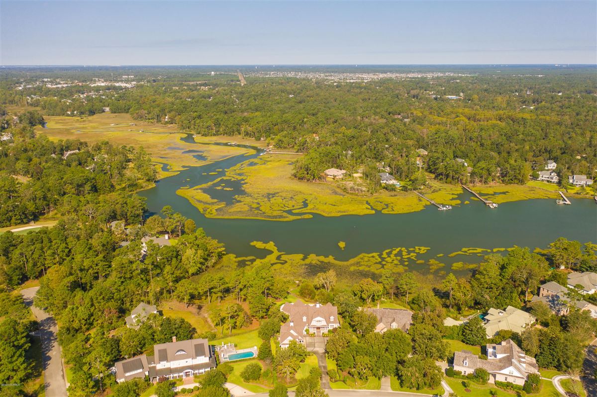 PROPERTY OVERLOOKING PRISTINE TIDAL HOWE CREEK North Carolina Luxury
