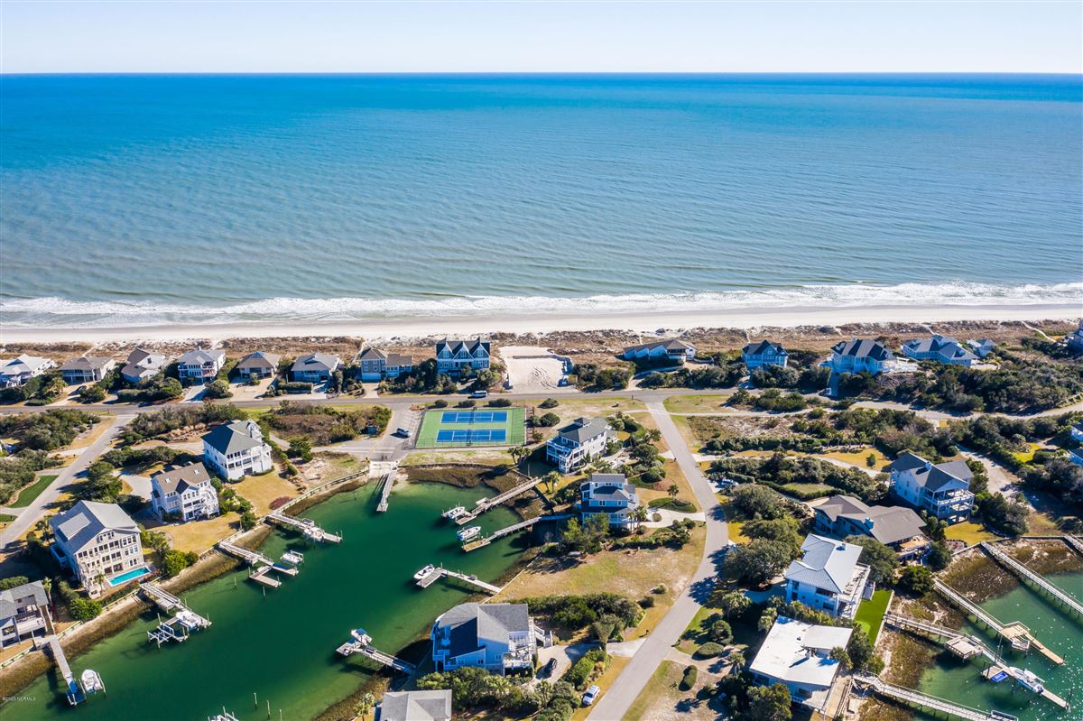 BEAUTIFUL SOUNDFRONT HOME ON FIGURE EIGHT ISLAND North Carolina