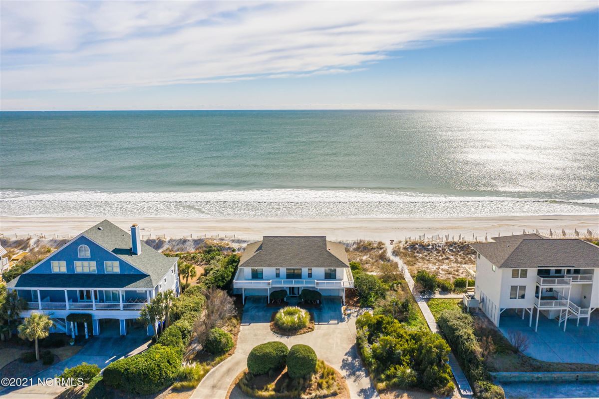 WELLKEPT FOUR BEDROOM OCEANFRONT HOME North Carolina Luxury Homes