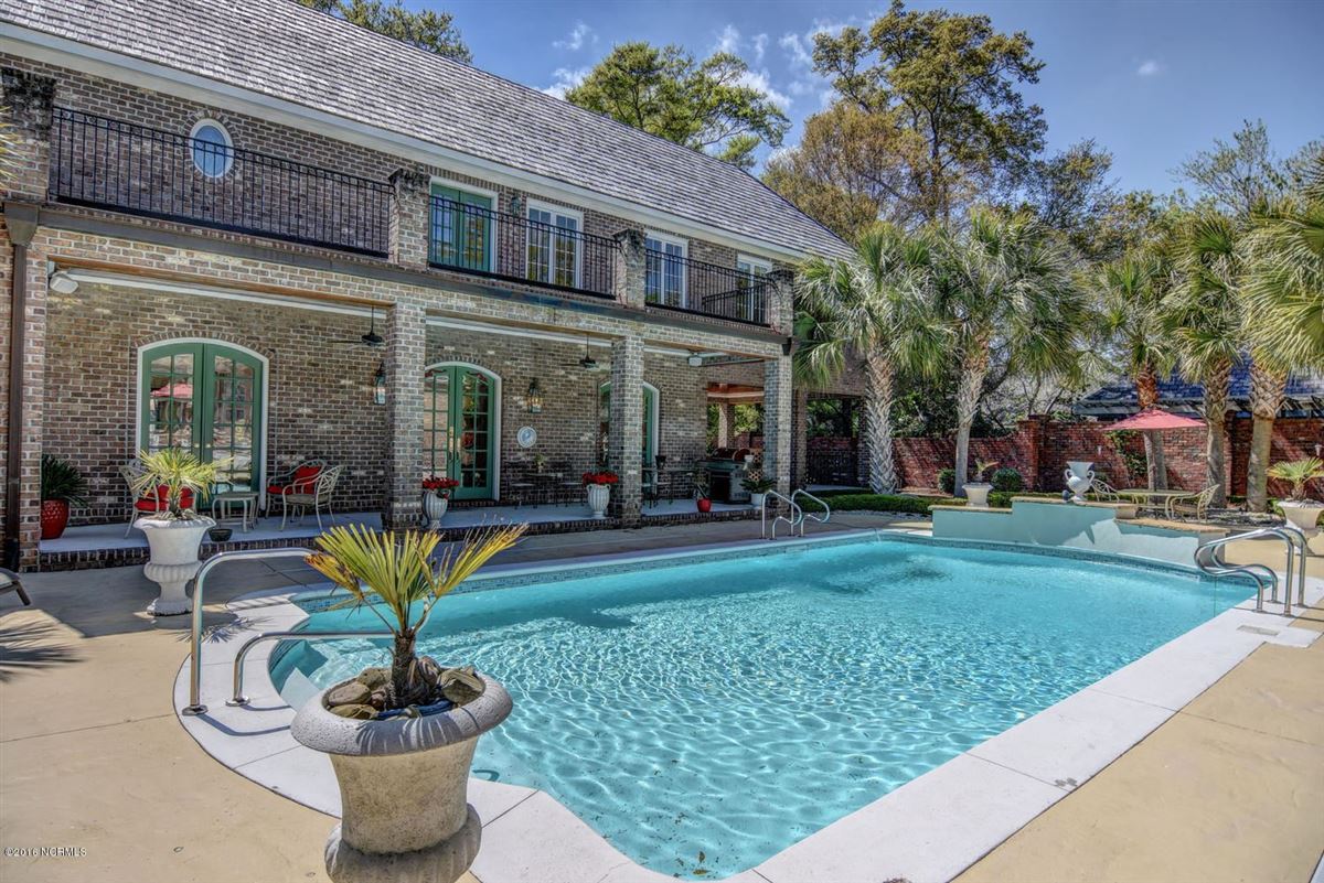 RESORT STYLED FAMILY COMPOUND North Carolina Luxury Homes Mansions