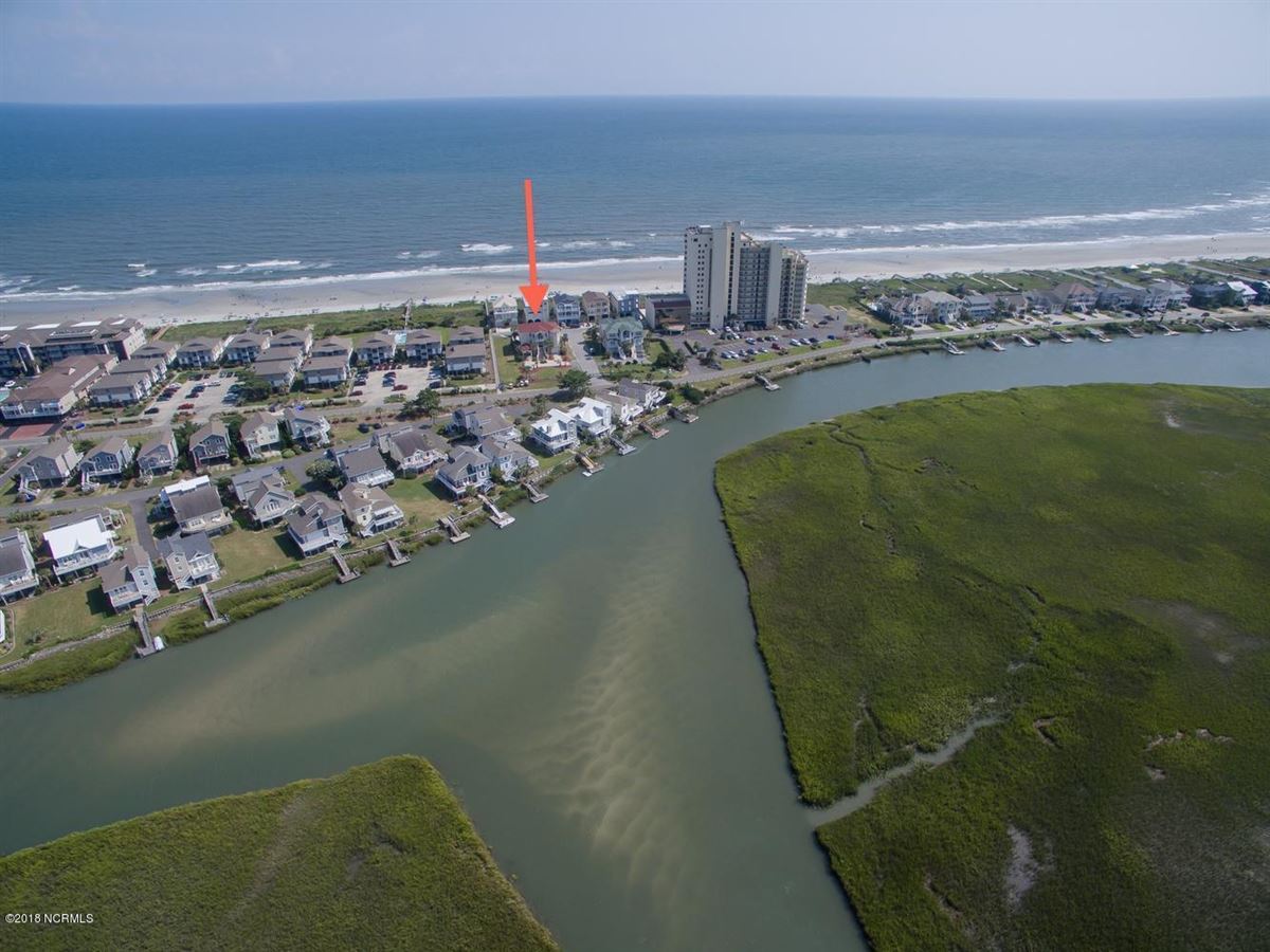 EXQUISITE HOME ON THE EXCLUSIVE WEST END North Carolina Luxury Homes