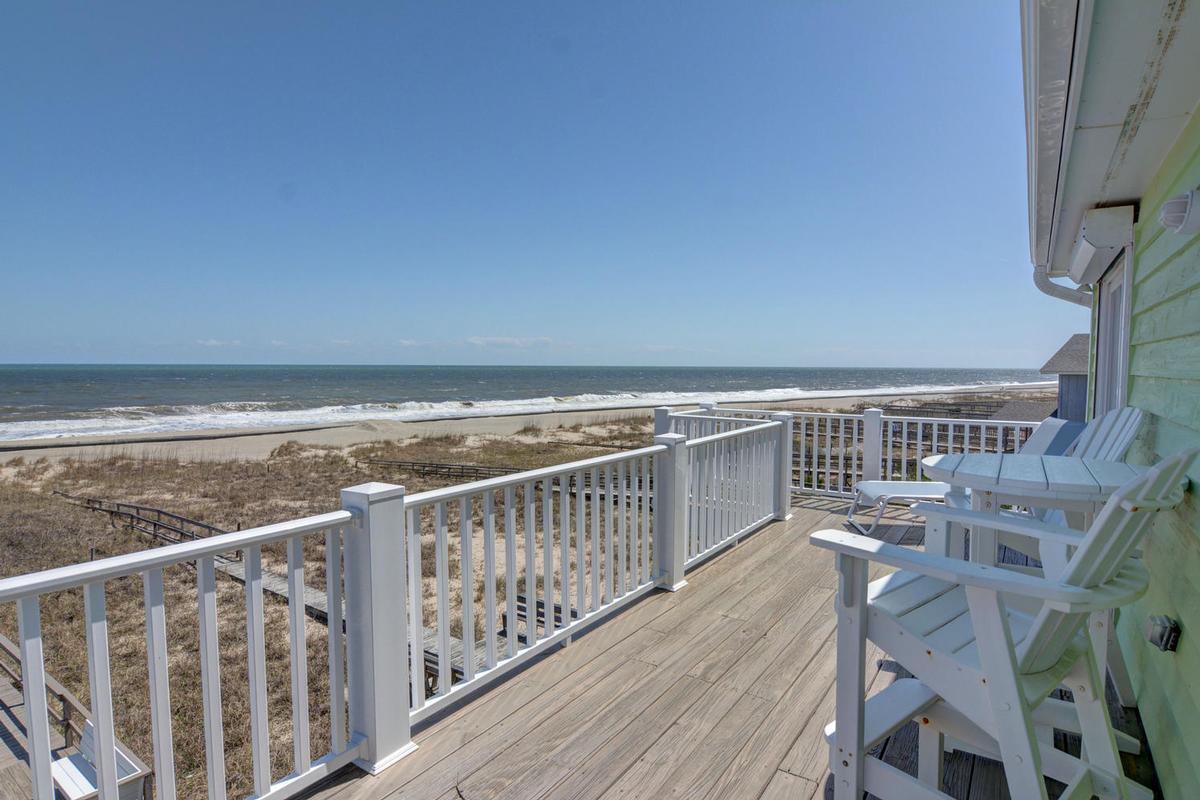 GORGEOUS OCEANFRONT BEACH COTTAGE | North Carolina Luxury Homes ...