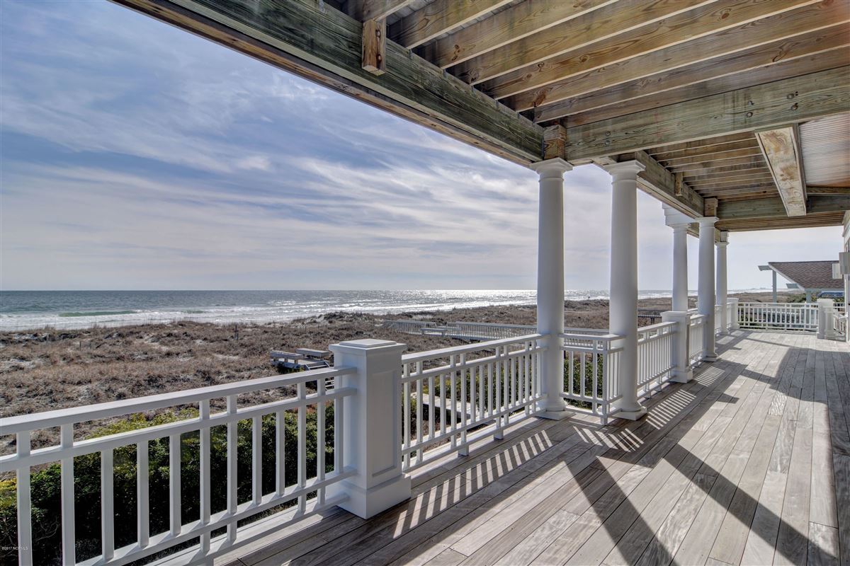 OCEANFRONT HOME LOCATED ON THE NORTH END OF FIGURE EIGHT | North