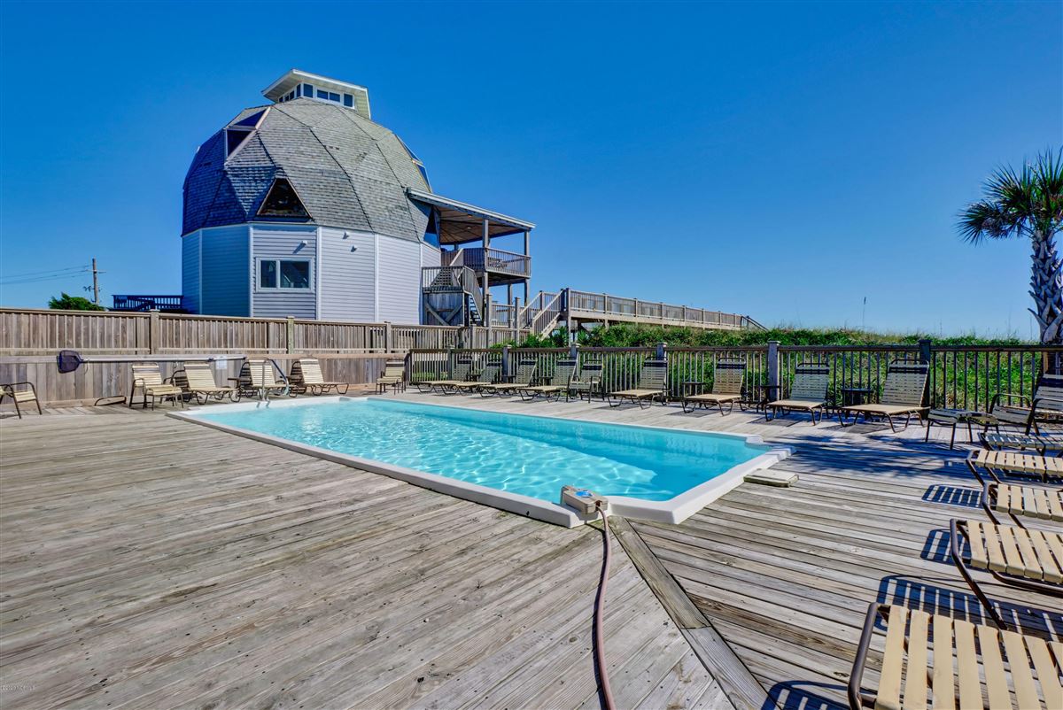 SPECTACULAR OCEANFRONT BEACH HOUSE North Carolina Luxury Homes