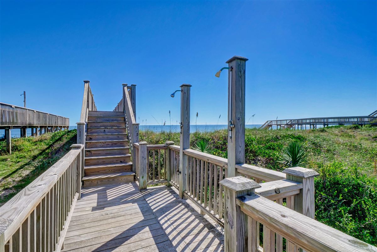 SPECTACULAR OCEANFRONT BEACH HOUSE | North Carolina Luxury Homes ...