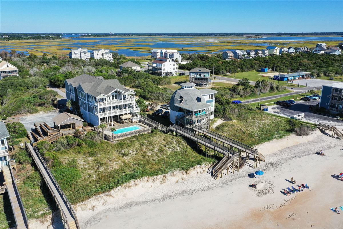 SPECTACULAR OCEANFRONT BEACH HOUSE North Carolina Luxury Homes