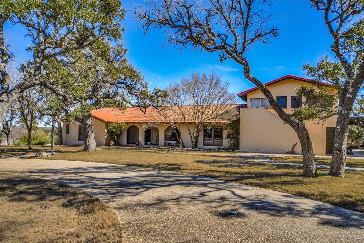 FANTASTIC HILL COUNTRY LIVING Texas Luxury Homes Mansions For Sale Luxury Portfolio