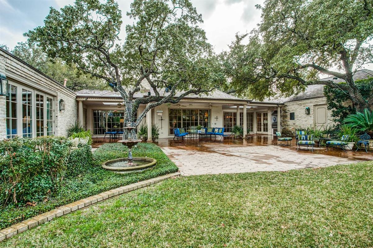 EXCEPTIONAL HISTORIC ESTATE IN TERRELL HILLS Texas Luxury Homes