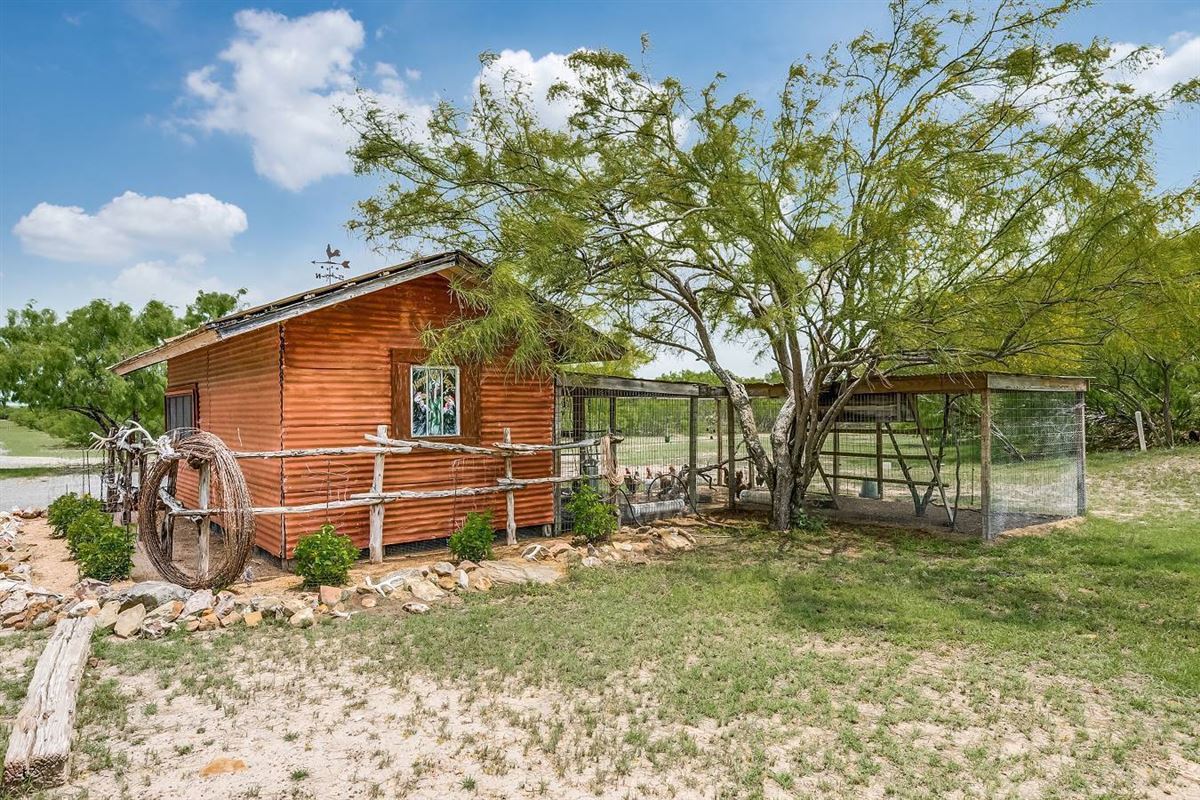 HIGHFENCED RANCH PARADISE Texas Luxury Homes Mansions For Sale