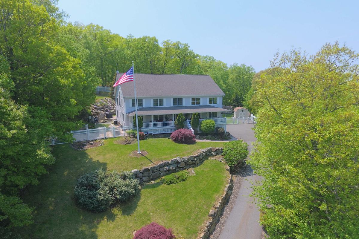 post-and-beam-construction-adirondack-style-home-new-jersey-luxury