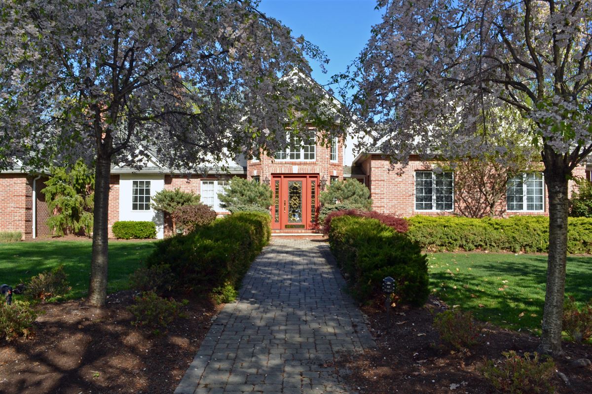 CULDESAC ESTATE WITH SPECTACULAR AMENITIES New Jersey Luxury Homes Mansions For Sale