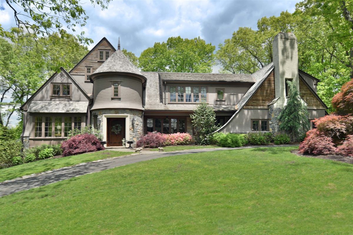 ONEOFAKIND HOHOKUS MANOR HOME New Jersey Luxury Homes Mansions