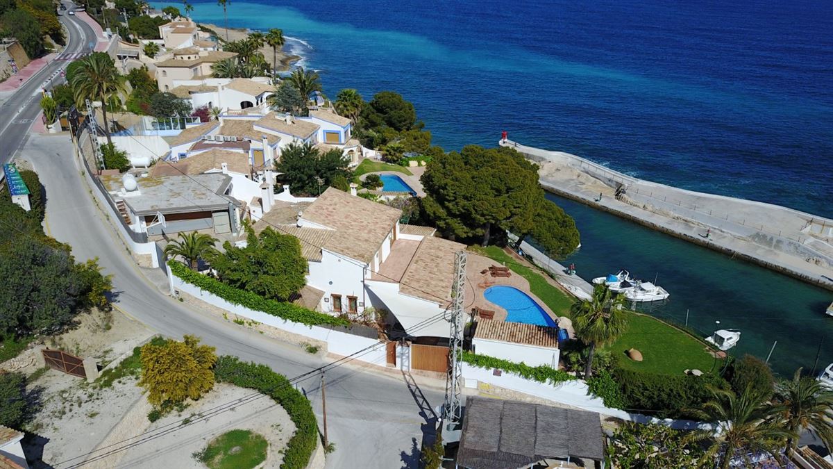 BEAUTIFUL SEAFRONT VILLA Spain Luxury Homes Mansions For Sale