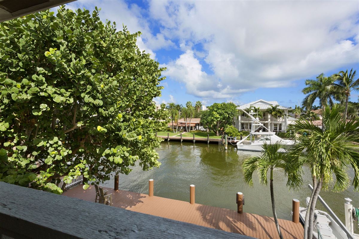 TWOSTORY WATERFRONT HOME WITH DIRECT OCEAN ACCESS Florida Luxury