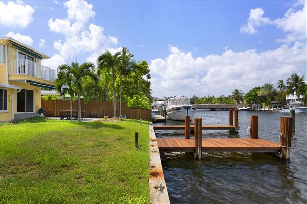 Tastefully Updated Florida Style Waterfront Estate Florida Luxury