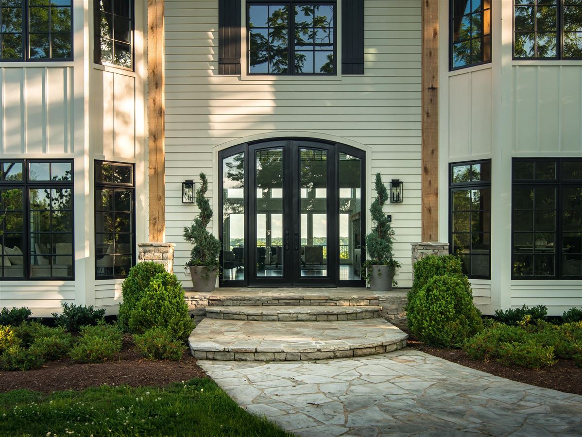 SIX ACRE GATED FARMHOUSE RESORT Tennessee Luxury Homes Mansions For