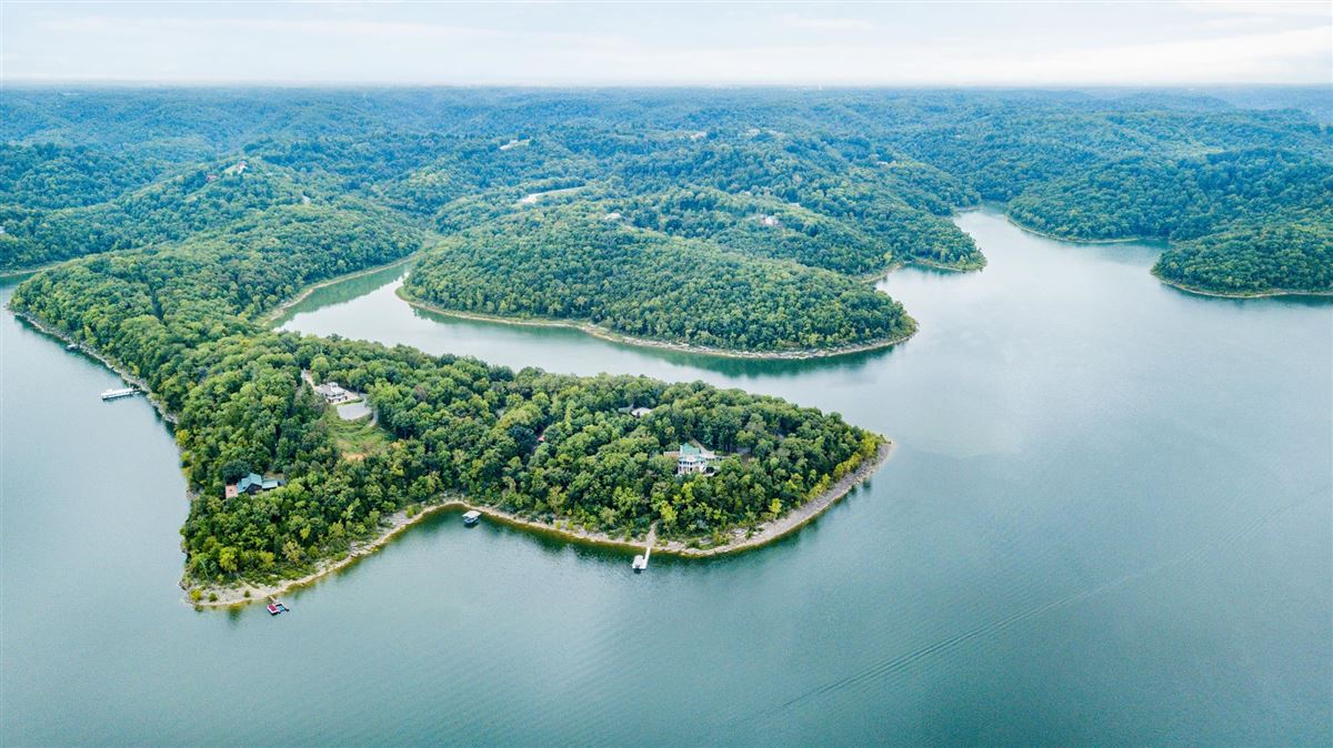 Private Peninsula And Personal Dock On Center Hill Lake