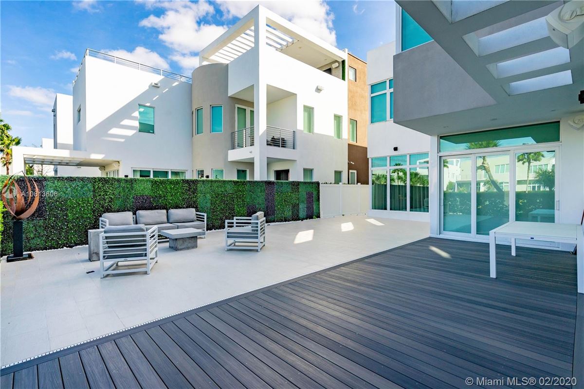 THE MANSIONS AT DORAL Florida Luxury Homes Mansions For Sale