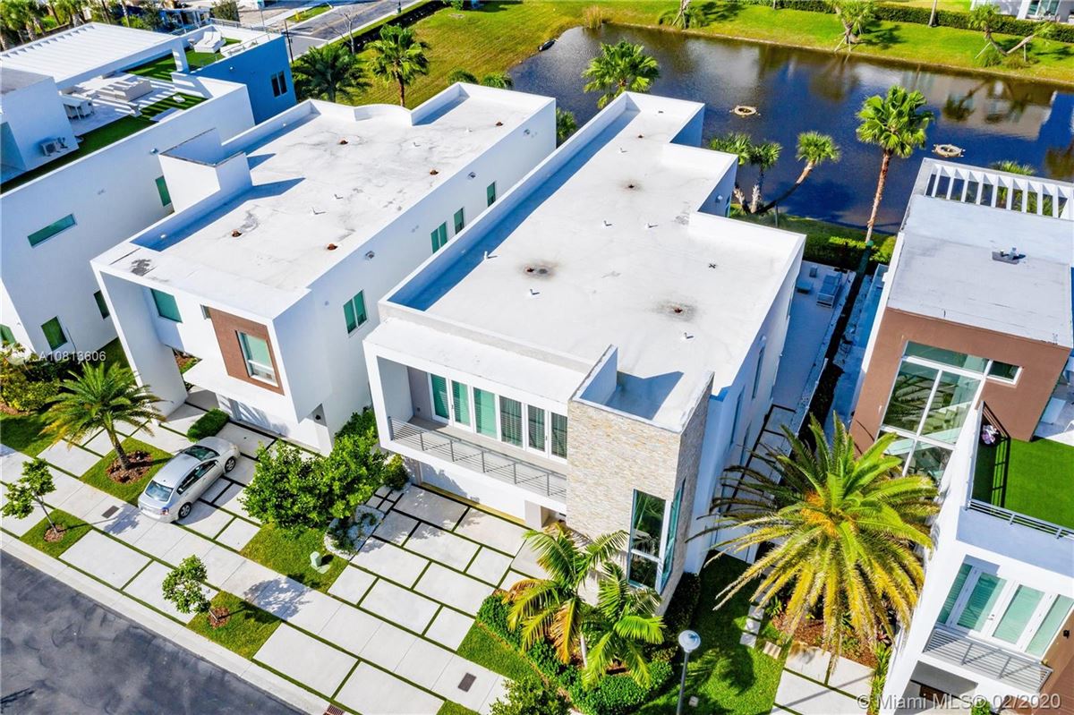 THE MANSIONS AT DORAL Florida Luxury Homes Mansions For Sale