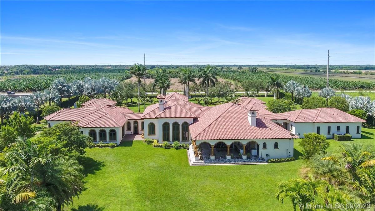 SPACIOUS SMART HOME ON FIVE ACRE ESTATE IN REDLAND Florida Luxury