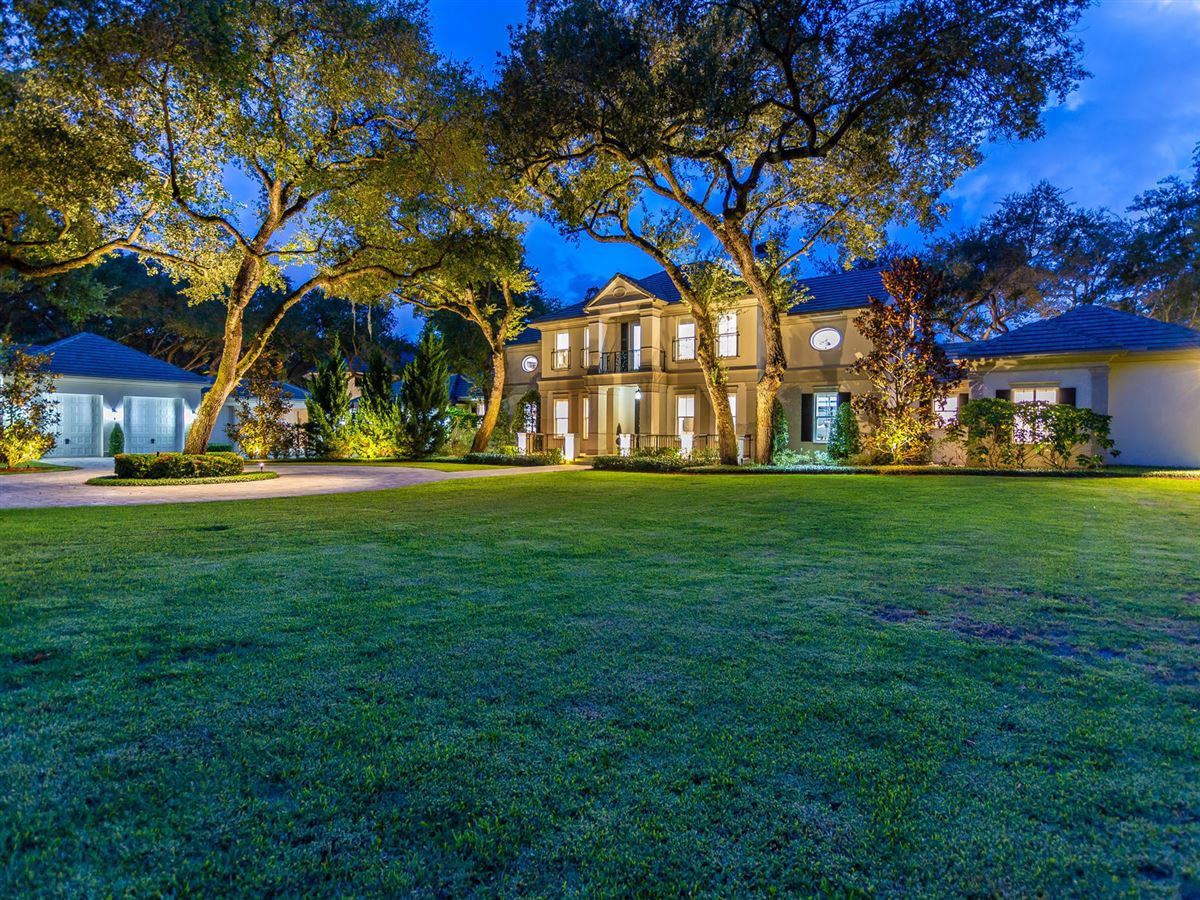 STUNNING CUSTOM LUXURY ESTATE HOME IN FOXE CHASE Florida Luxury Homes