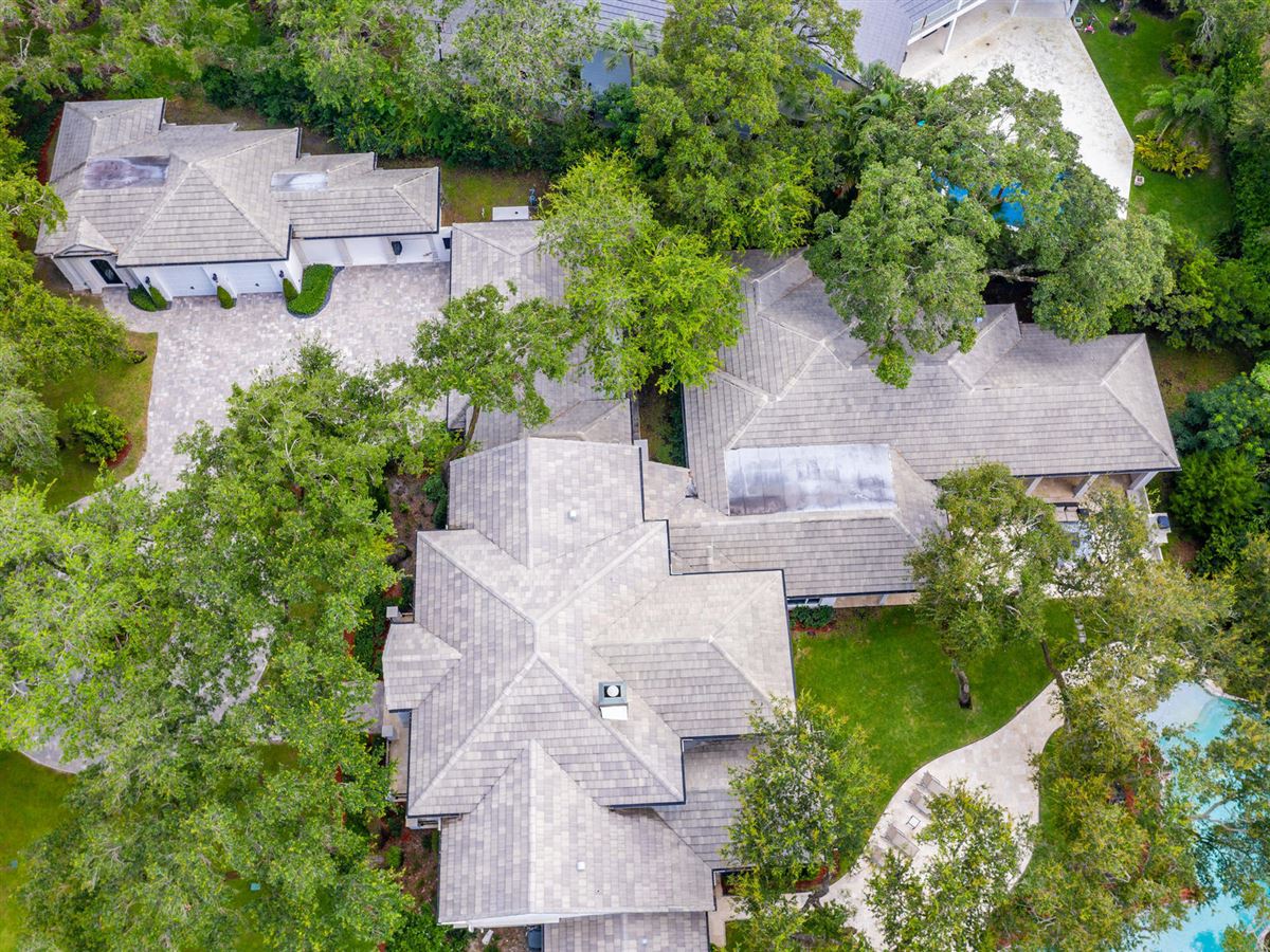 STUNNING CUSTOM LUXURY ESTATE HOME IN FOXE CHASE Florida Luxury Homes