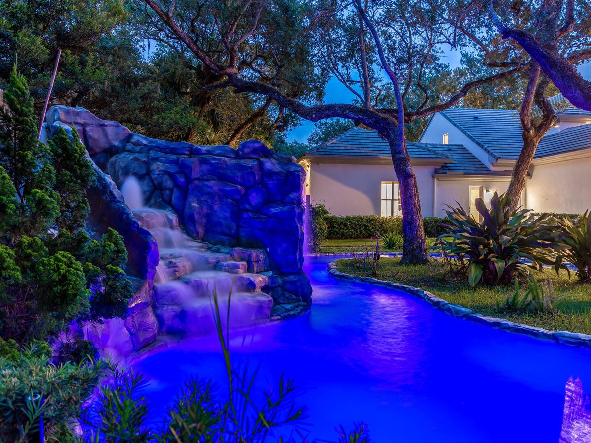 STUNNING CUSTOM LUXURY ESTATE HOME IN FOXE CHASE Florida Luxury Homes