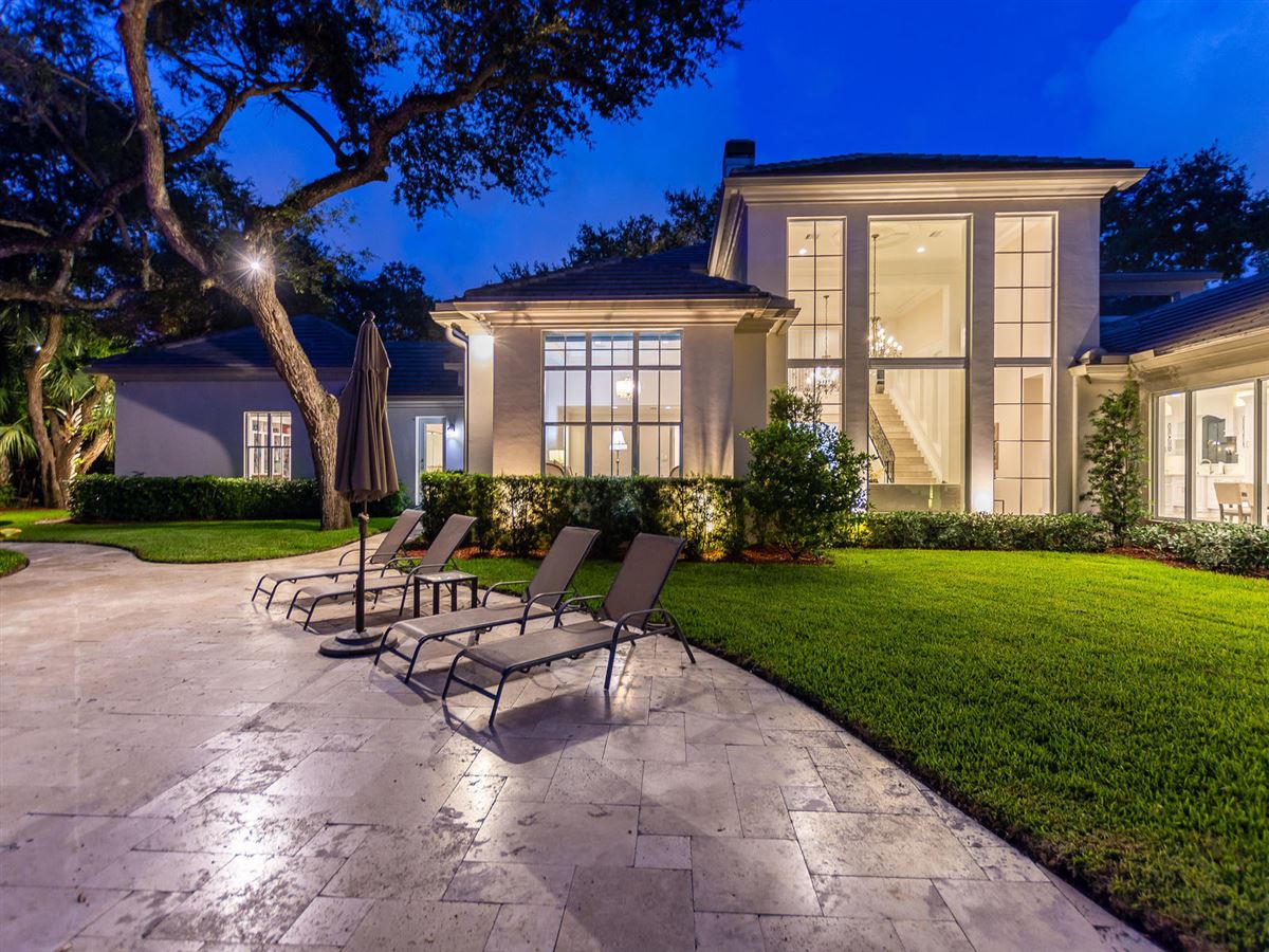 STUNNING CUSTOM LUXURY ESTATE HOME IN FOXE CHASE Florida Luxury Homes