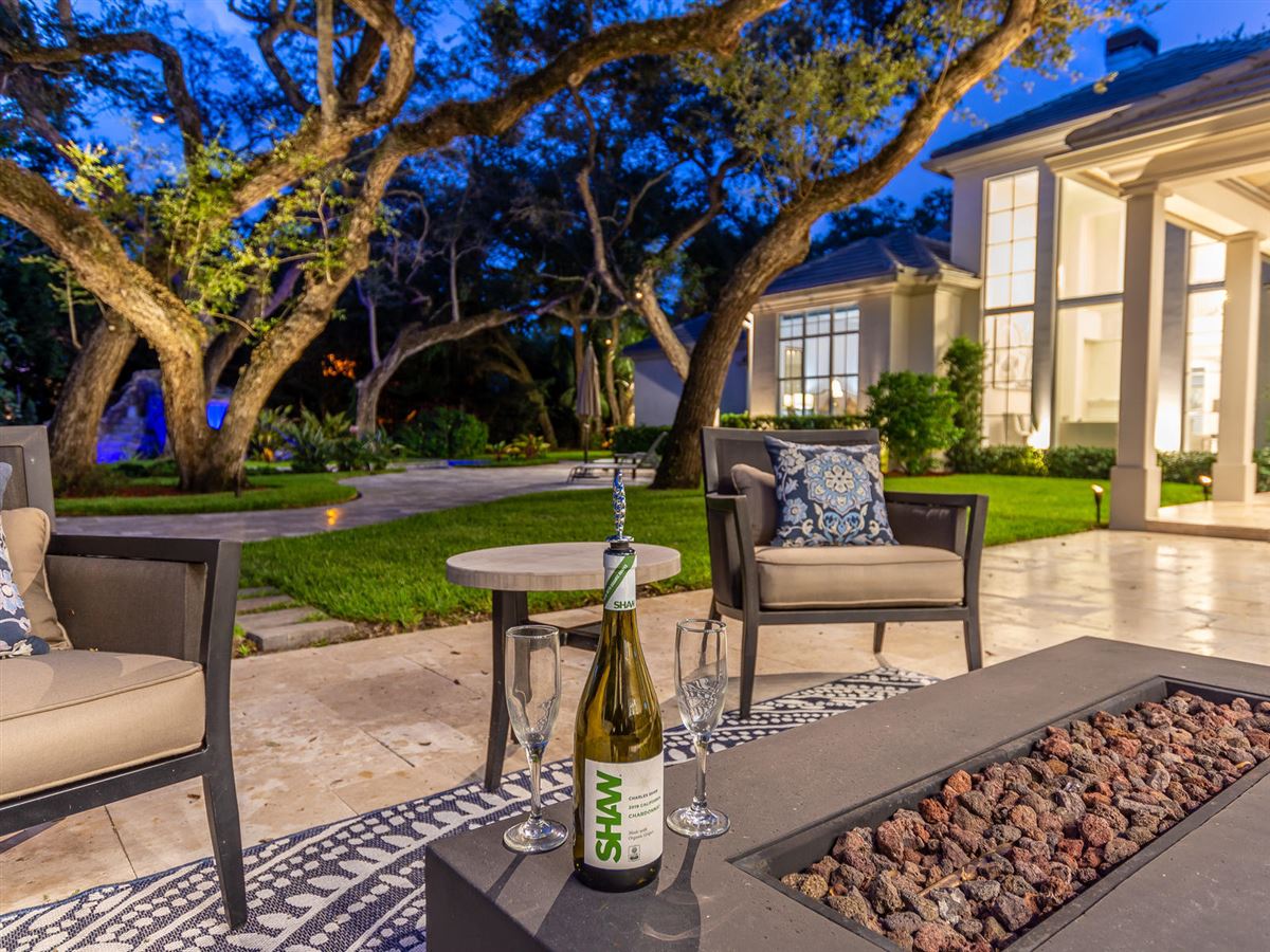 STUNNING CUSTOM LUXURY ESTATE HOME IN FOXE CHASE Florida Luxury Homes