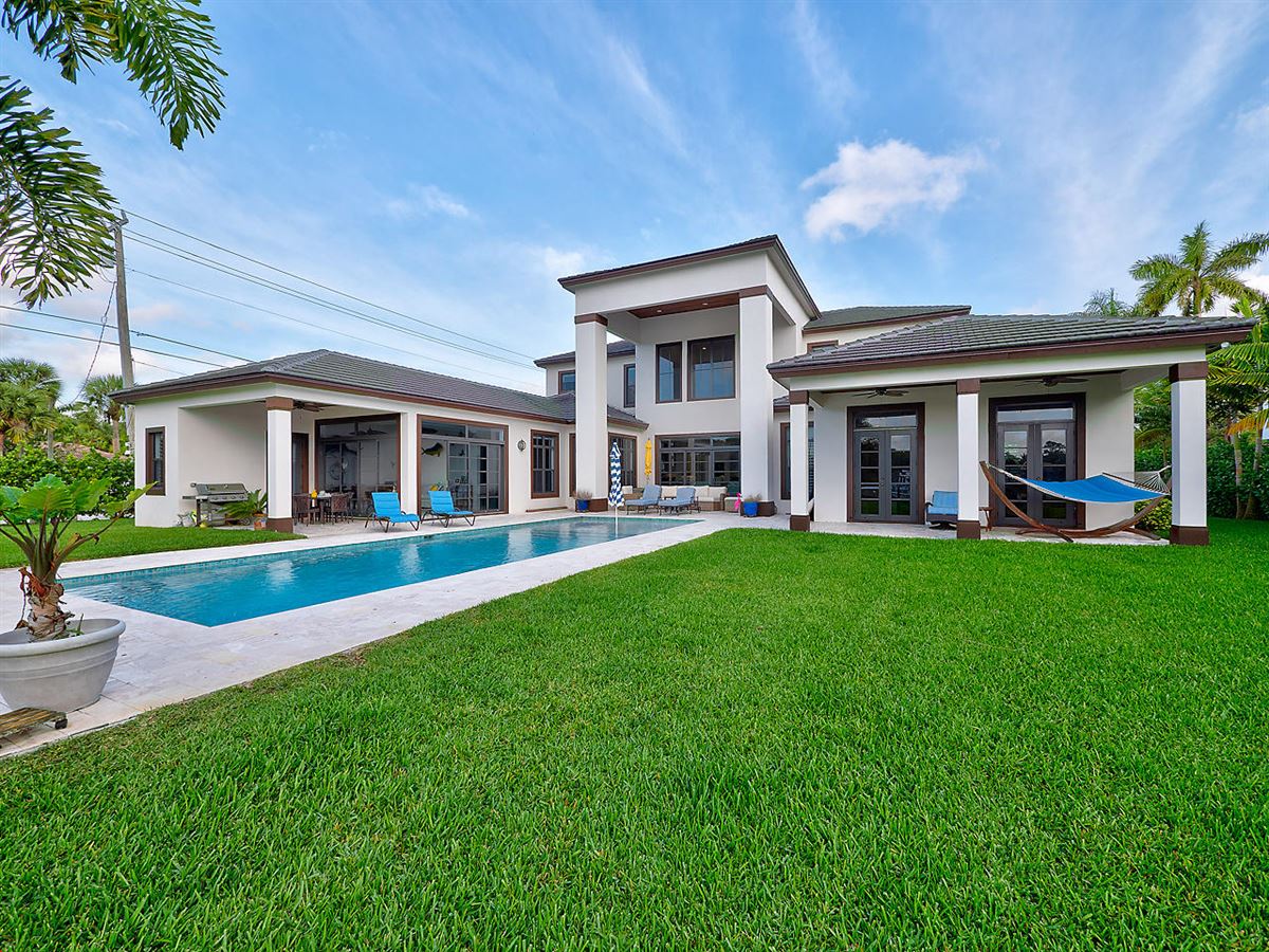 BEAUTIFUL RIVERFRONT HOME IN THE HEART OF JUPITER Florida Luxury