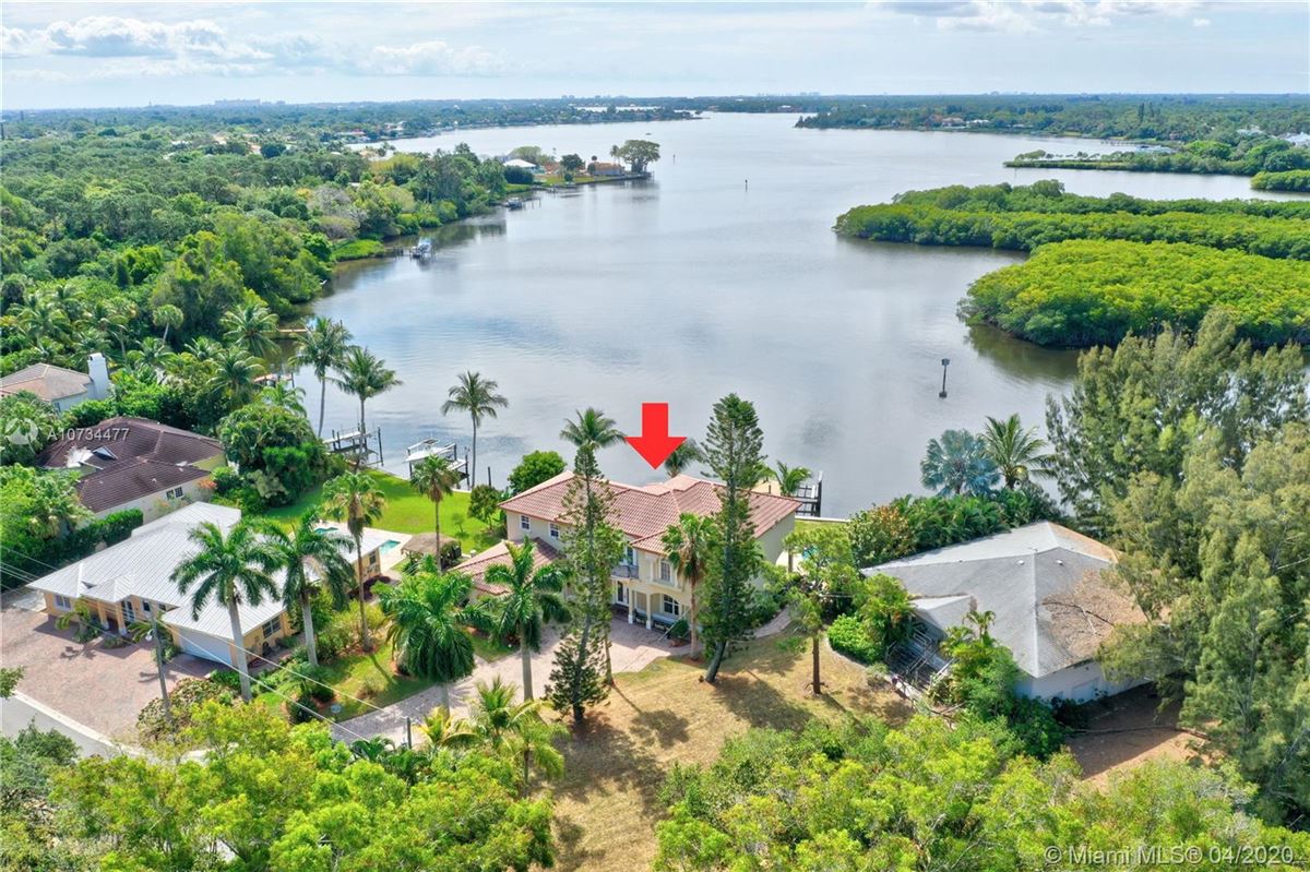 LUXURIOUS, PRIVATE WATERFRONT HOME Florida Luxury Homes Mansions