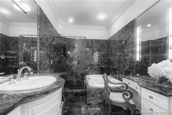 A GRAND HOME | Florida Luxury Homes | Mansions For Sale | Luxury Portfolio