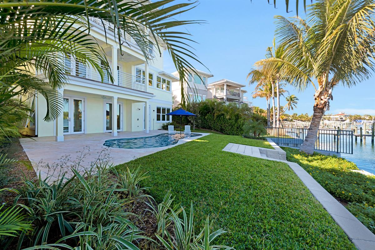 STUNNING WATERFRONT KEY WEST STYLE HOME Florida Luxury Homes