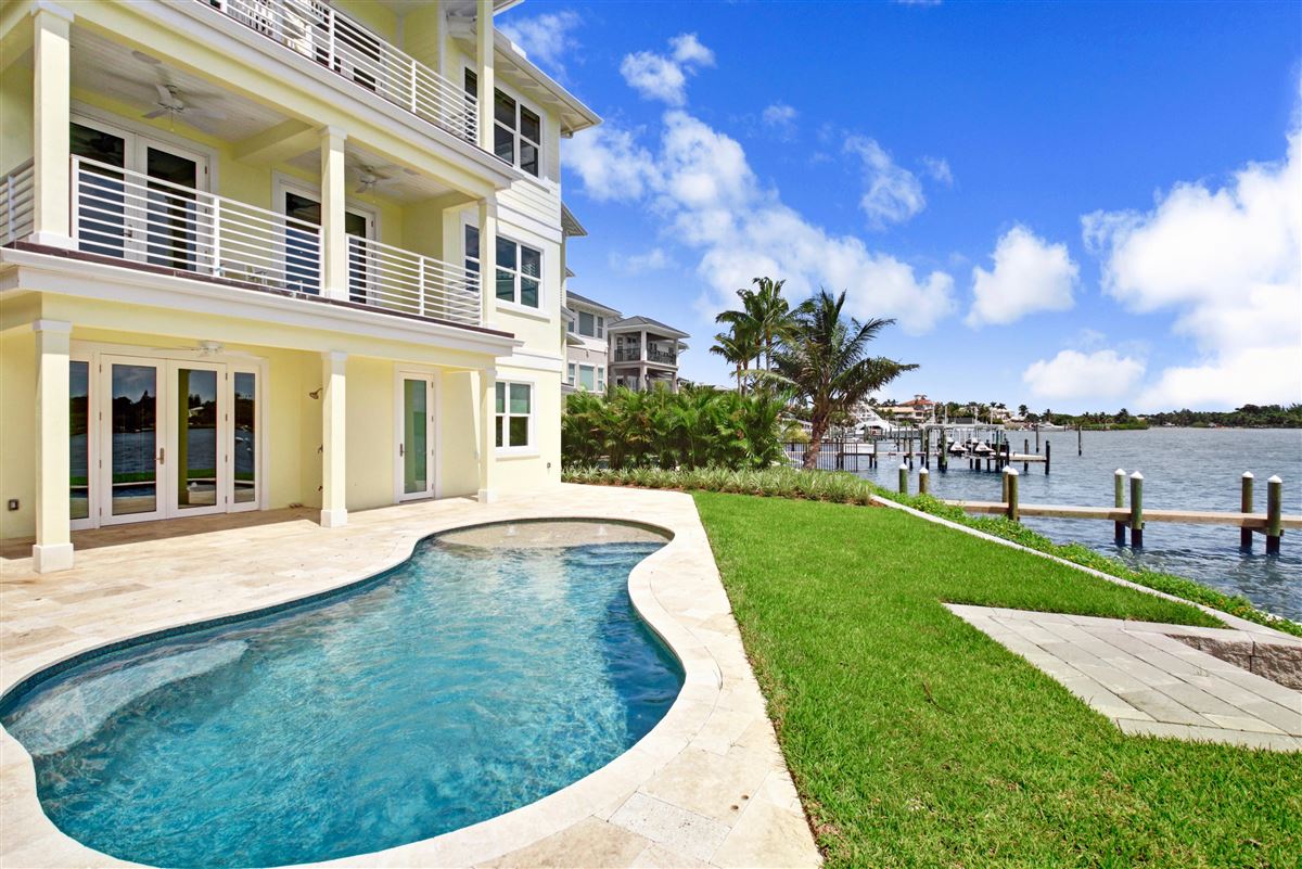 STUNNING WATERFRONT KEY WEST STYLE HOME Florida Luxury Homes