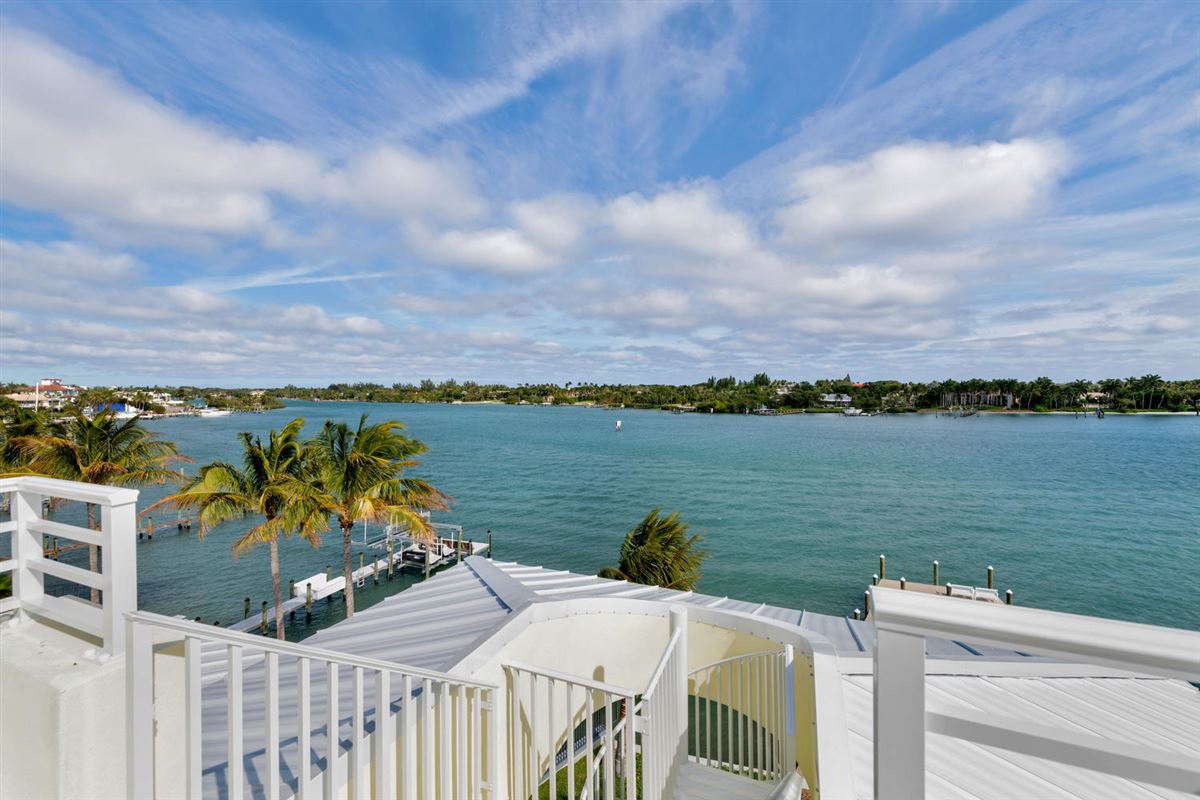 STUNNING WATERFRONT KEY WEST STYLE HOME Florida Luxury Homes
